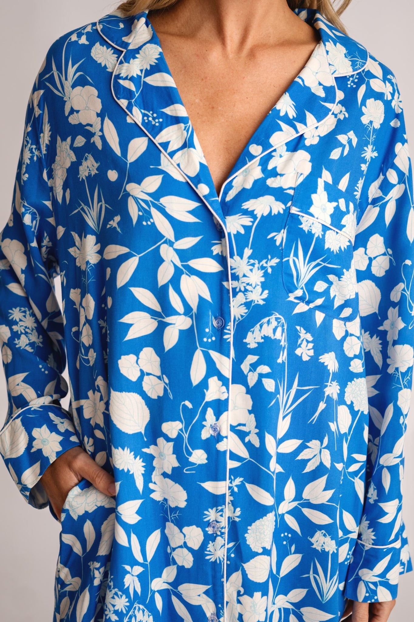 Sleep Shirt in Azul Wildflower